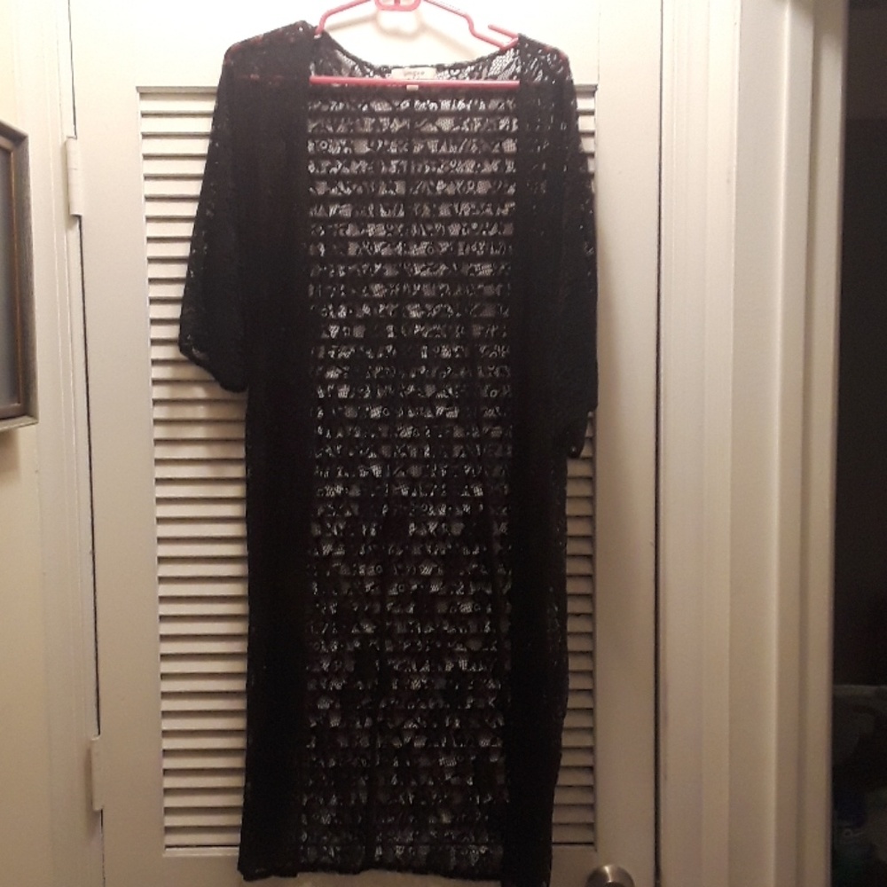 NWOT Quarter Sleeve Black Kimono Size S
